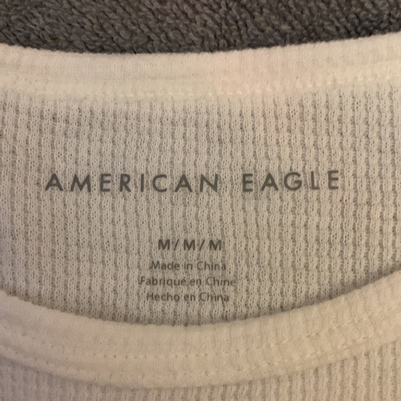 White T w/ sun and moon design - Picture 4 of 4